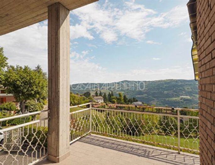 Casa con 6 locali in vendita in Montefiorino