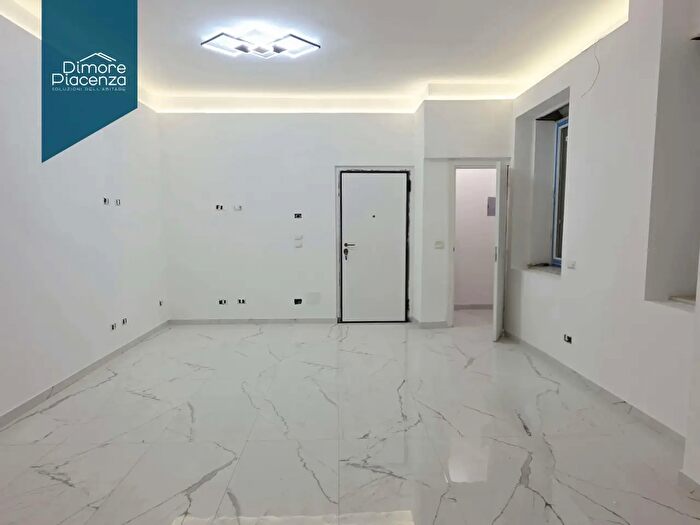 Appartamento quadrilocale in vendita in Via San Francesco, Piacenza