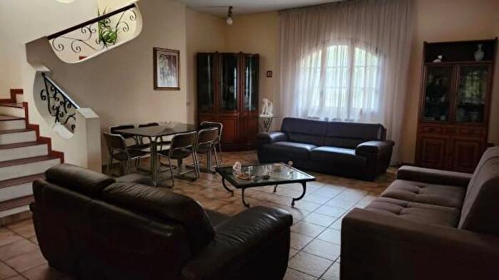 Casa con 6 locali in vendita in Via Cicas, Taranto