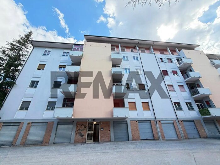 Appartamento con 6 locali in vendita in Via Genova, Campobasso
