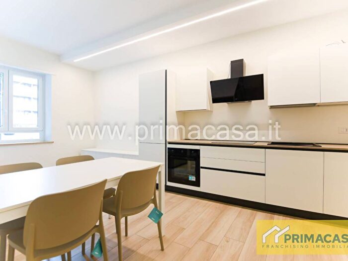 Appartamento trilocale in affitto in Corso Porta Nuova, Cittadella Porta Nuova, Verona
