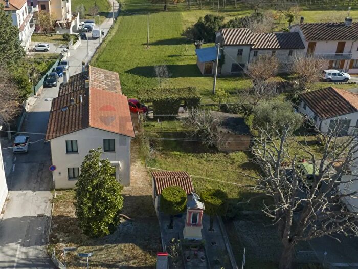 Casa con 7 locali in vendita in Via B Gigli, Serra De Conti