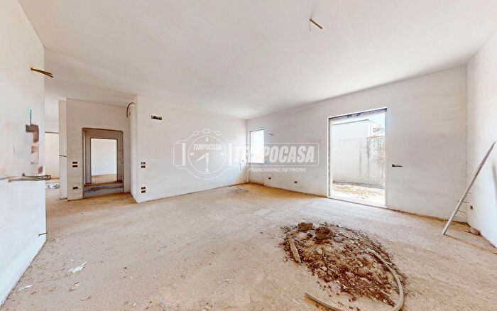 Casa con 5 locali in vendita in Via Pietro Toselli, Lizzanello