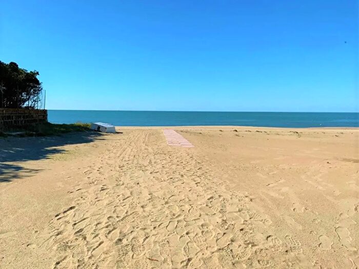 Appartamento bilocale in vendita in Via Domiziana, Mondragone