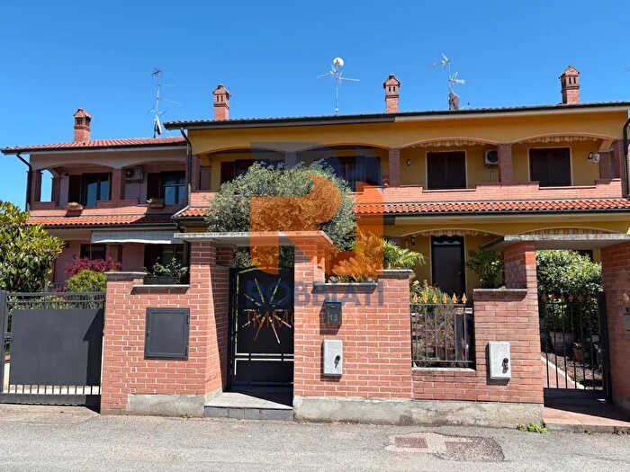 Casa quadrilocale in vendita in Via Leonardo da Vinci, Villanova DArdenghi