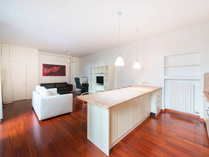 Casa trilocale in affitto in Via Medici, Carrobbio, Milano