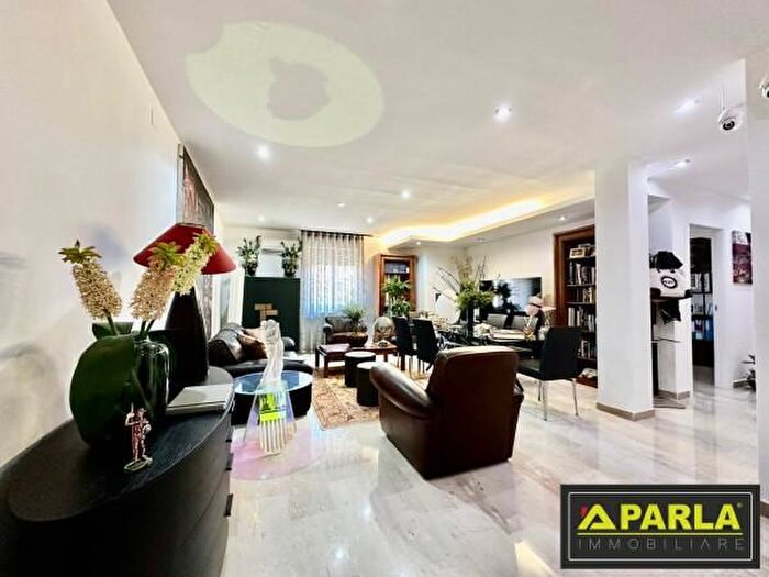 Appartamento con 5 locali in vendita in Via Luigi Pirandello, Canicatti