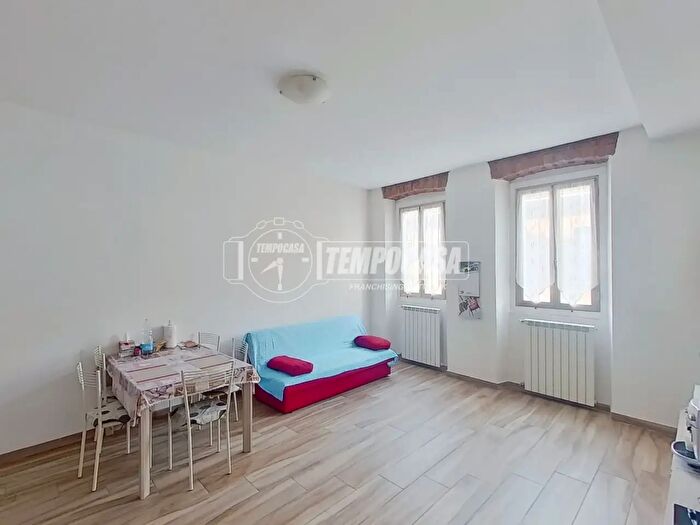 Appartamento trilocale in vendita in Via Alessandro Volta, Seveso