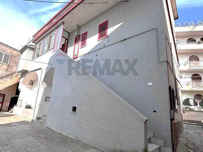 Appartamento con 6 locali in vendita in Santa Maria A Vico