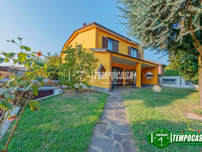 Casa quadrilocale in vendita in Via C Monguzzi, Motta Visconti