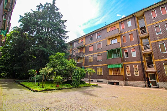 Appartamento monolocale in vendita in Via Ravenna, Milano