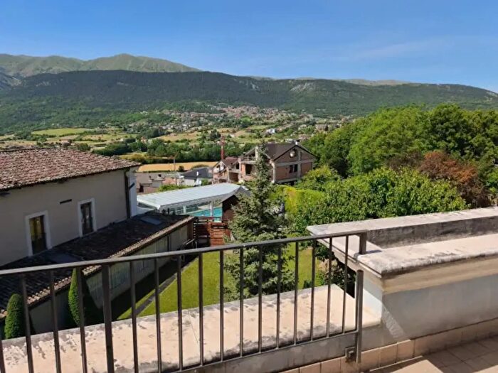 Casa con 6 locali in vendita in Via Collevernesco, L'Aquila