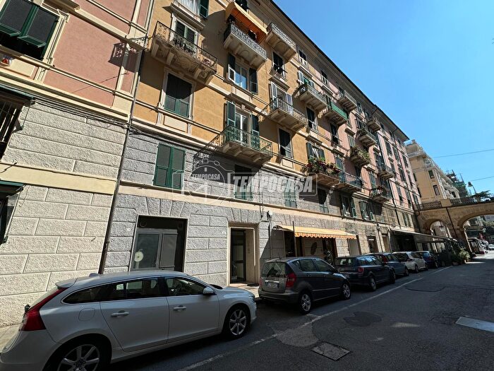 Appartamento con 5 locali in vendita in Via Paolo Gerolamo Brusco, Savona