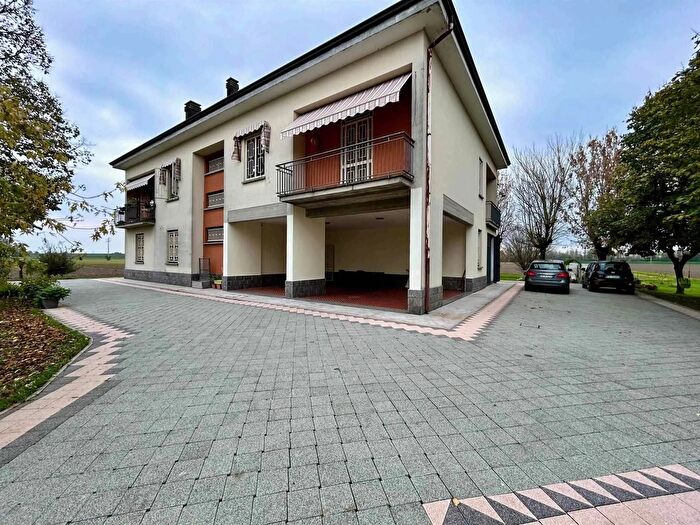 Casa con 7 locali in vendita in Sala Bolognese, Sala Bolognese