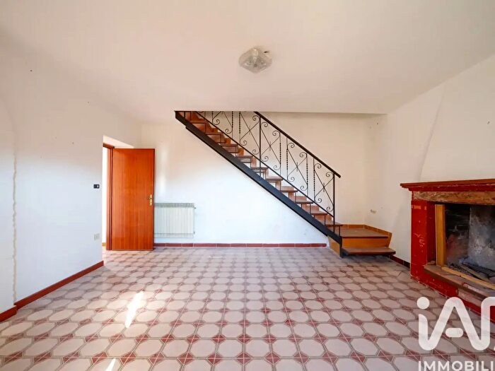Casa con 5 locali in vendita in Via Abbadia, Santa Fiora