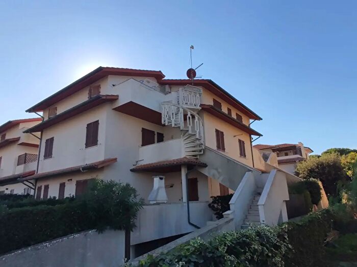 Appartamento trilocale in vendita in Numana