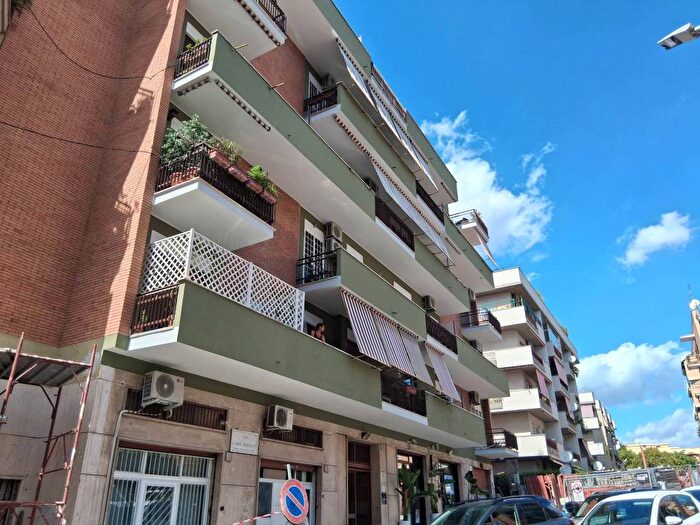 Appartamento trilocale in affitto in Via Clarice Marescotti, Colli Portuensi Casaletto, Roma