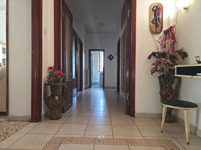 Appartamento con 7 locali in vendita in XIV Maggio, Siena