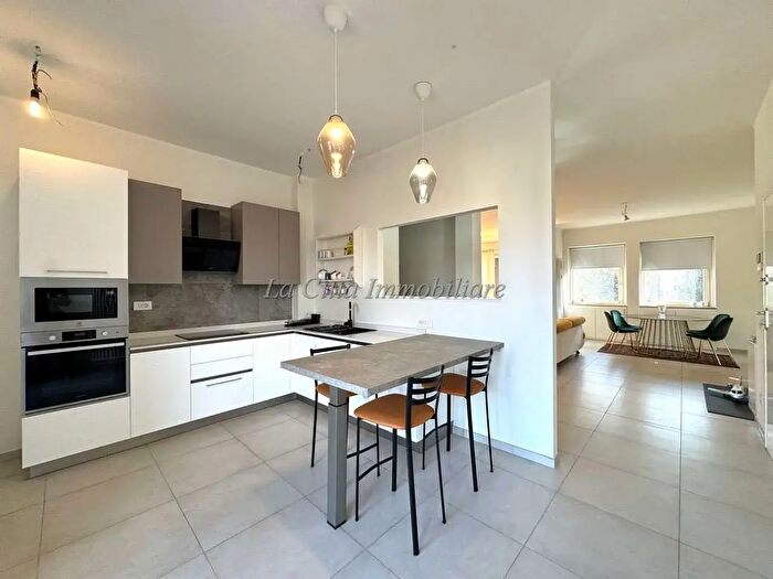 Appartamento quadrilocale in vendita in Via Battistini, Novara