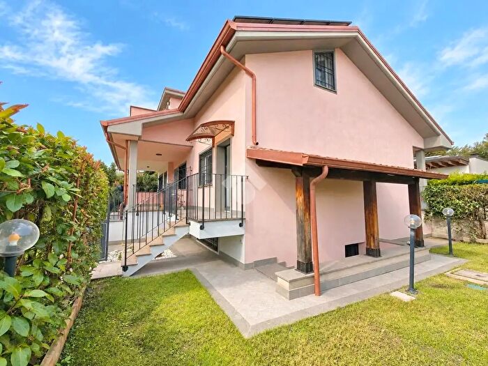 Casa quadrilocale in vendita in Via Cuneo, Ciampino