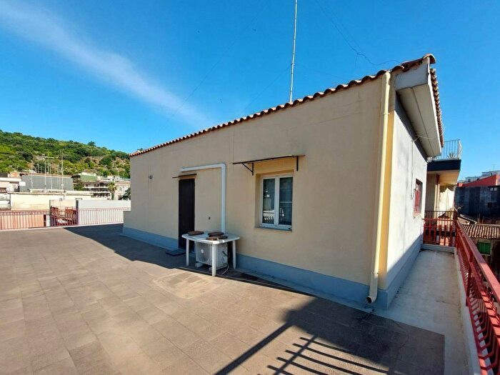 Casa bilocale in affitto in Via Sicilia, Centro, Aci Catena