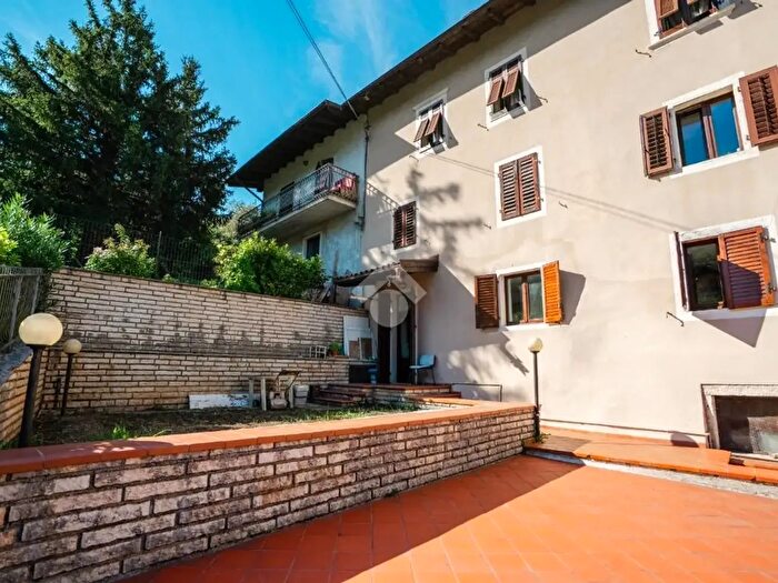 Appartamento trilocale in vendita in Via Cornacalda, Rovereto