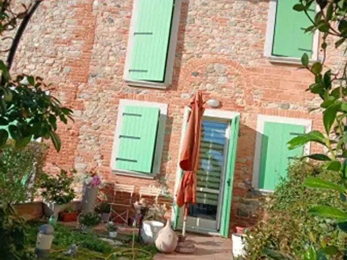 Casa quadrilocale in vendita in Strada Costa, Gragnano Trebbiense