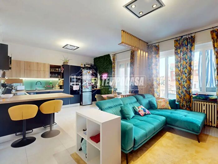 Appartamento quadrilocale in vendita in Via Cavour, Settimo Torinese