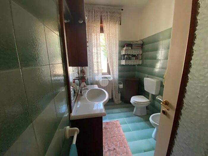 Casa con 5 locali in vendita in Loc La Fratta, Valmozzola