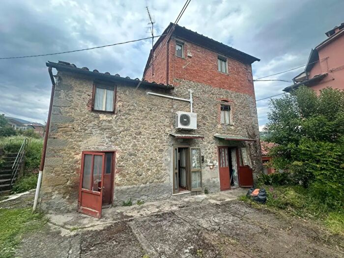 Casa trilocale in vendita in Via delle Fornacette, Capannori