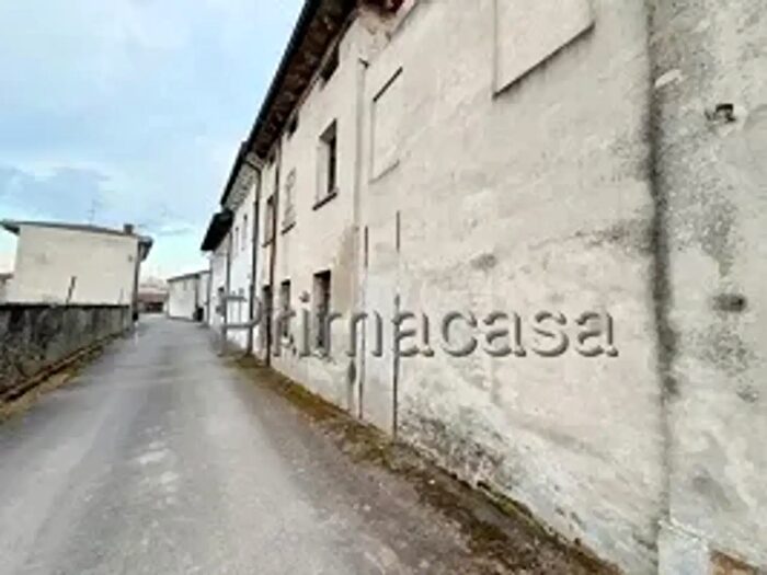 Casa con 5 locali in vendita in Via Fratelli Cairoli, Erbe