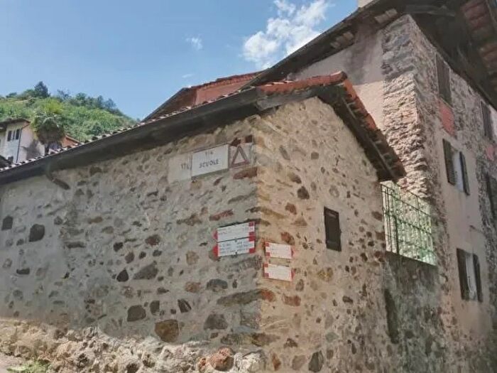 Casa trilocale in vendita in Foresto Borgosesia Cellio con Breia Vercelli Piemonte Italia, Borgosesia