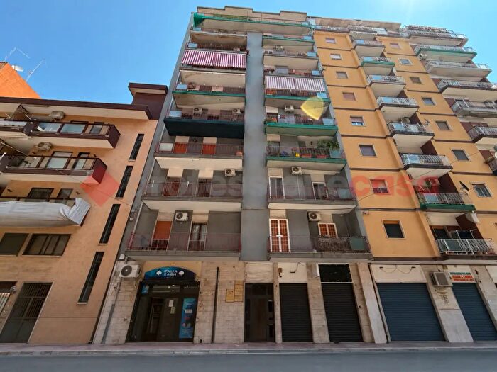 Appartamento quadrilocale in vendita in Via Lombardia, Taranto
