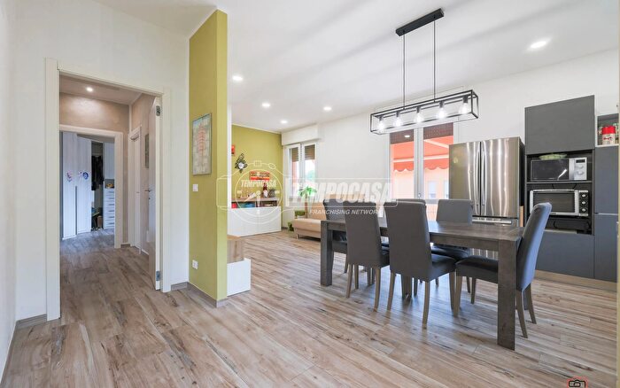 Appartamento con 5 locali in vendita in Via Palmiro Togliatti, Castel San Pietro Terme