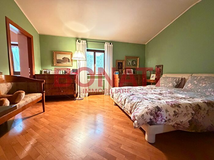 Casa con 6 locali in vendita in Sarzana