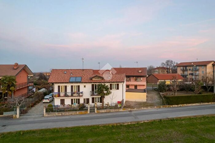 Casa con 10 locali in vendita in Via Saluzzo, Costigliole Saluzzo