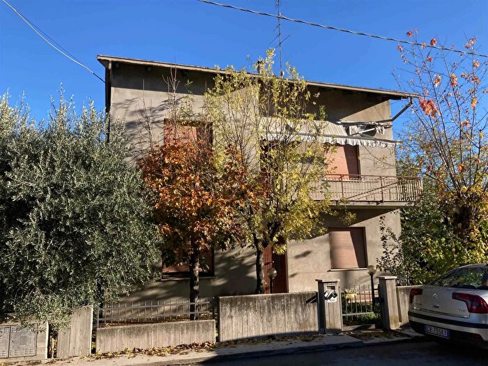 Casa con 10 locali in vendita in Cartoceto, Cartoceto