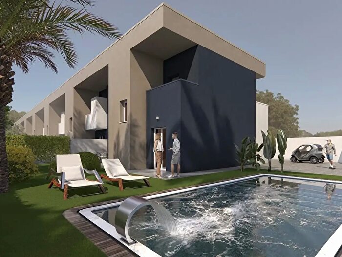 Casa quadrilocale in vendita in Strada Vecchia per Noicattaro, Bari