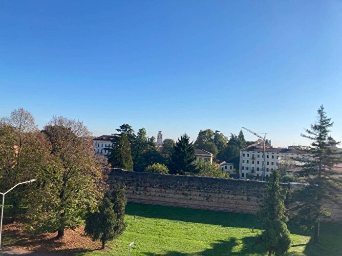 Appartamento quadrilocale in affitto in Centro Storico, Vicenza