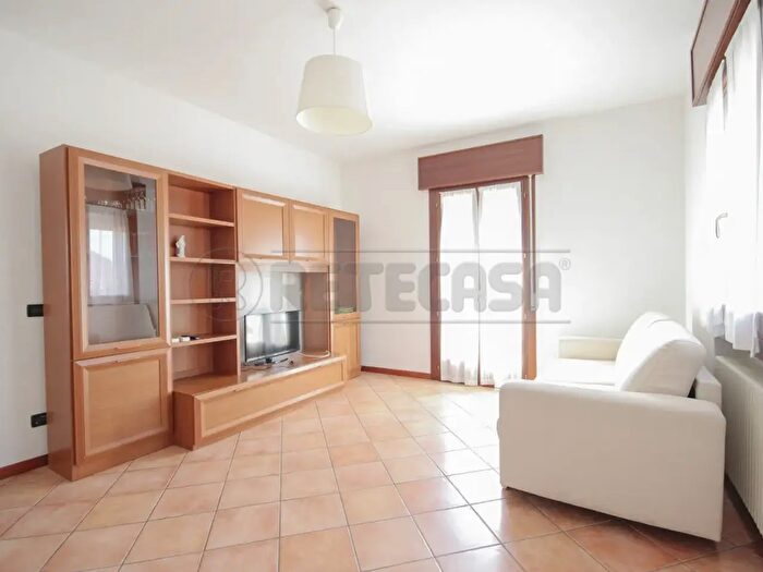 Appartamento con 6 locali in vendita in Via Monte Corno, Torri Di Quartesolo
