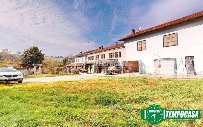 Casa con 6 locali in vendita in San Salvatore Monferrato