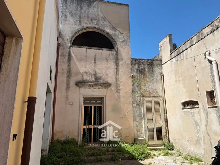 Appartamento quadrilocale in vendita in Via San Francesco dAssisi, Squinzano
