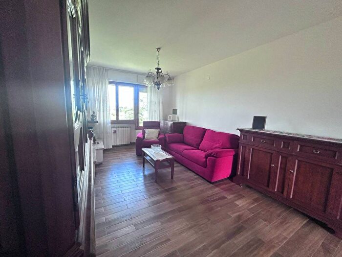 Appartamento con 5 locali in affitto in Vingone, Scandicci