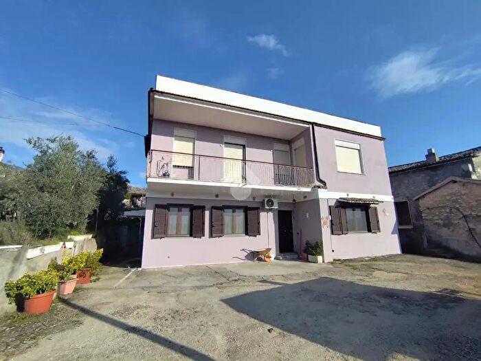 Appartamento trilocale in vendita in Contrada Colle Cisterna, Subiaco