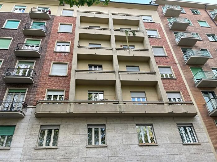 Appartamento trilocale in vendita in Corso Regina Margherita Bis, Torino