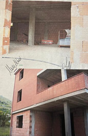 Appartamento con 15 locali in vendita in Via Castel Morrone, Caserta