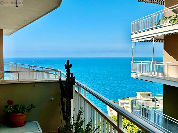 Appartamento trilocale in vendita in Via Aurelia Levante, Ospedaletti