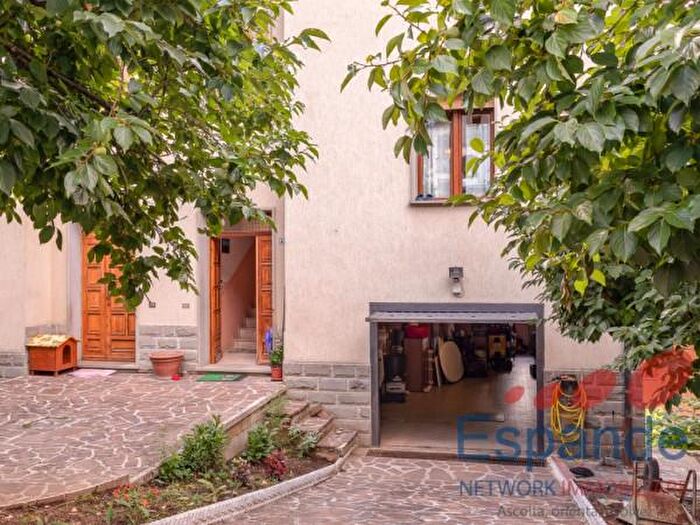 Casa con 6 locali in vendita in Castel Di Casio