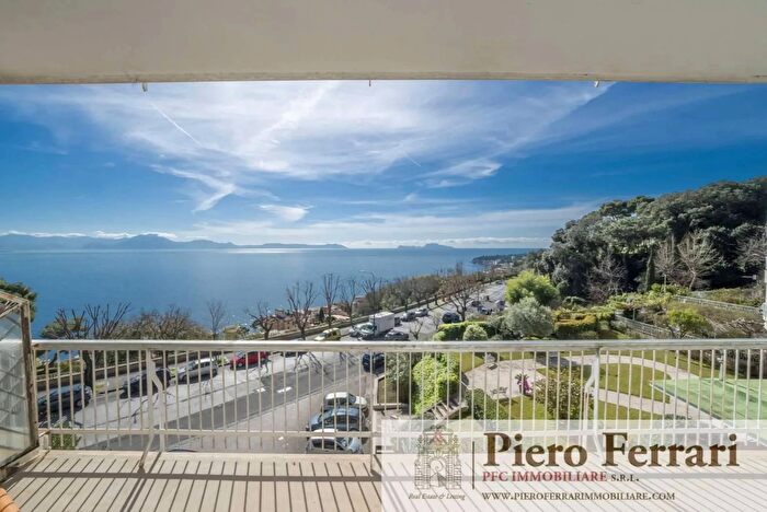 Appartamento con 5 locali in vendita in Via Petrarca Napoli, Napoli