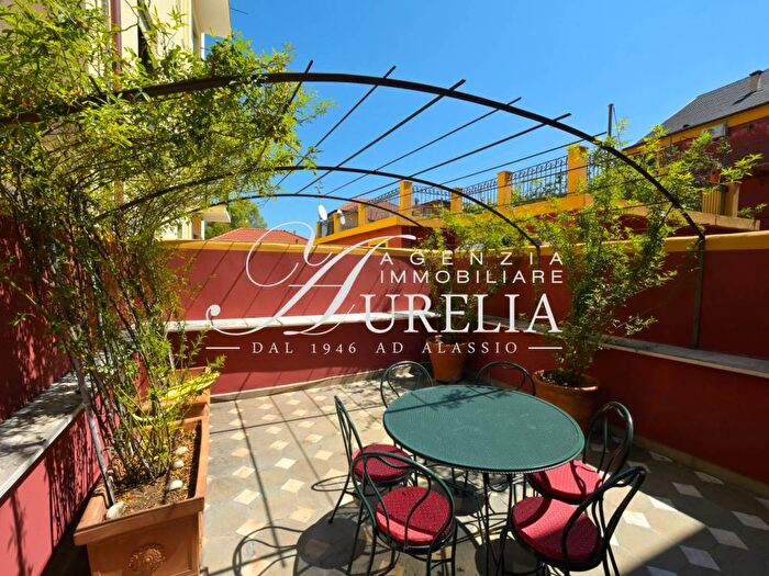 Appartamento quadrilocale in affitto in Via Settembre, Centro, Alassio